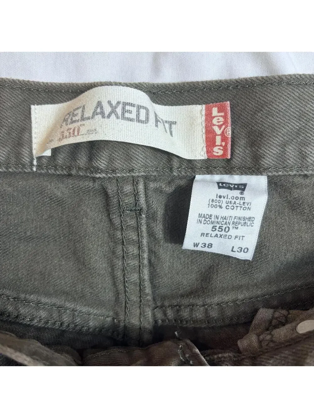 Vintage Levis 550 Mens Relaxed Fit Tapered Olive Green Denim Jeans 38x30